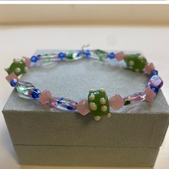 Pretty Bracelets - Picture 3 of 4
